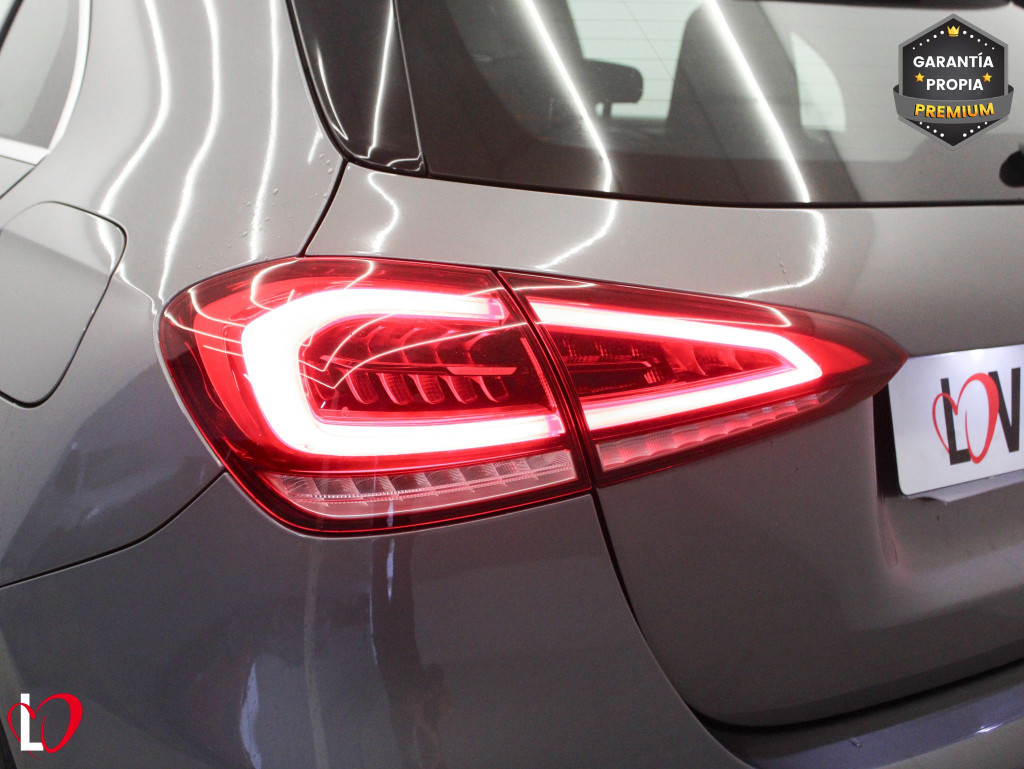 MERCEDES CLASE A 200 D AMG Line + PAQUETE ADVANTAGE 150 de segunda mano