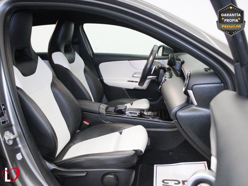 MERCEDES CLASE A 200 D AMG Line + PAQUETE ADVANTAGE 150 de segunda mano