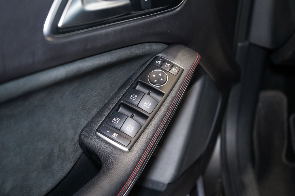 MERCEDES CLASE A 220 CDI AUTO AMG 177 de segunda mano