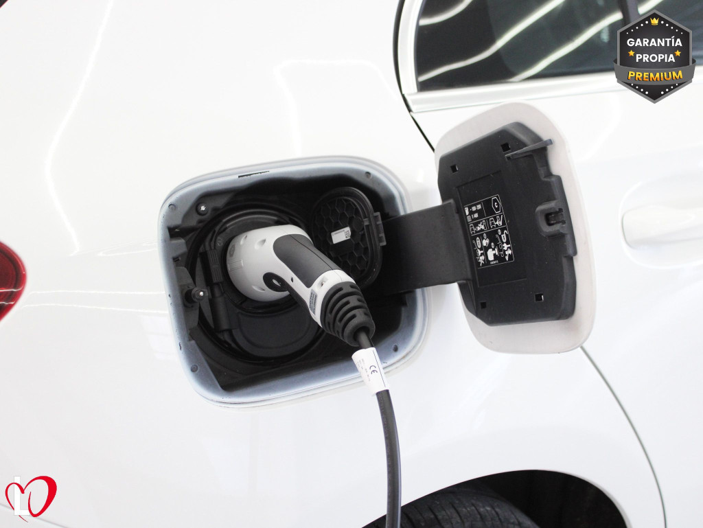 MERCEDES CLASE A 250 e + PAQUETE ADVANTAGE 218 de segunda mano