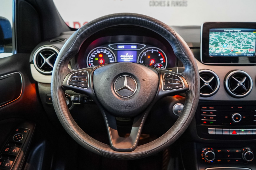 MERCEDES CLASE B 200 D AUTOM. STYLE 136 de segunda mano