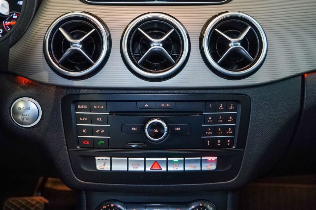 MERCEDES CLASE B 200 D AUTOM. STYLE 136 de segunda mano