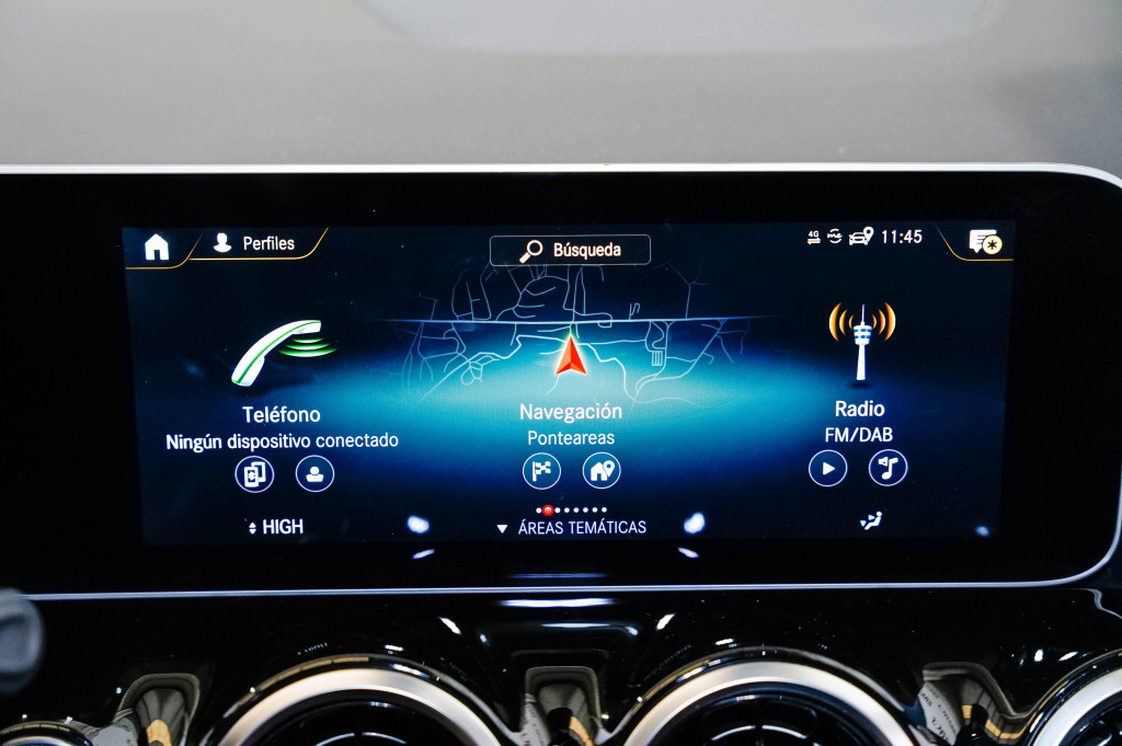 MERCEDES CLASE B NEW 180 D AUTO. LINE 116 de segunda mano