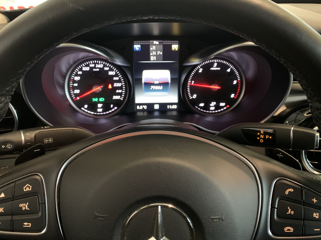 MERCEDES CLASE C 200 D AMG LINE AUT. 4D de segunda mano