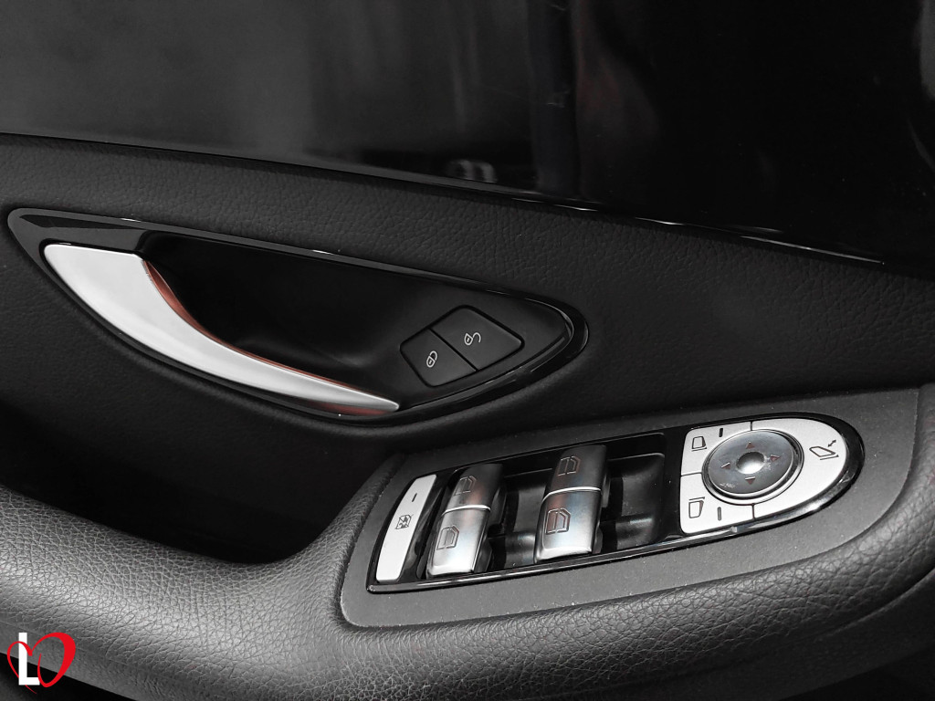 MERCEDES CLASE C C 220 D AUTOMÁTICO AVANTGARDE 195 de segunda mano