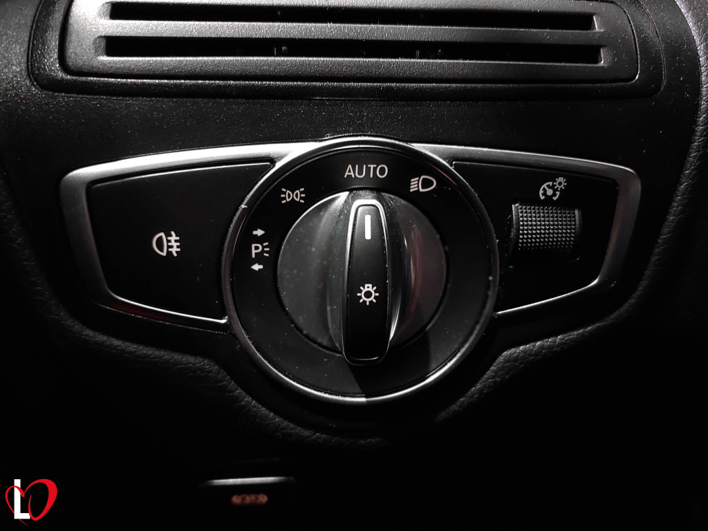 MERCEDES CLASE C C 220 D AUTOMÁTICO AVANTGARDE 195 de segunda mano