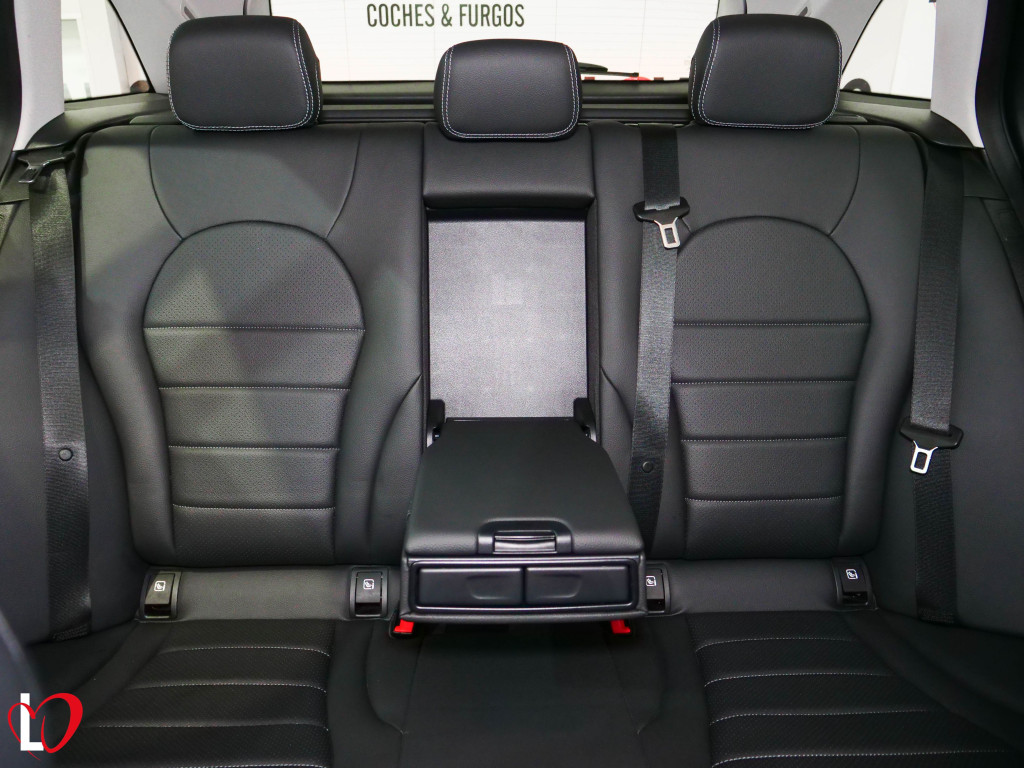 MERCEDES CLASE C ESTATE 300 de T 9G-TRONIC 306 de segunda mano