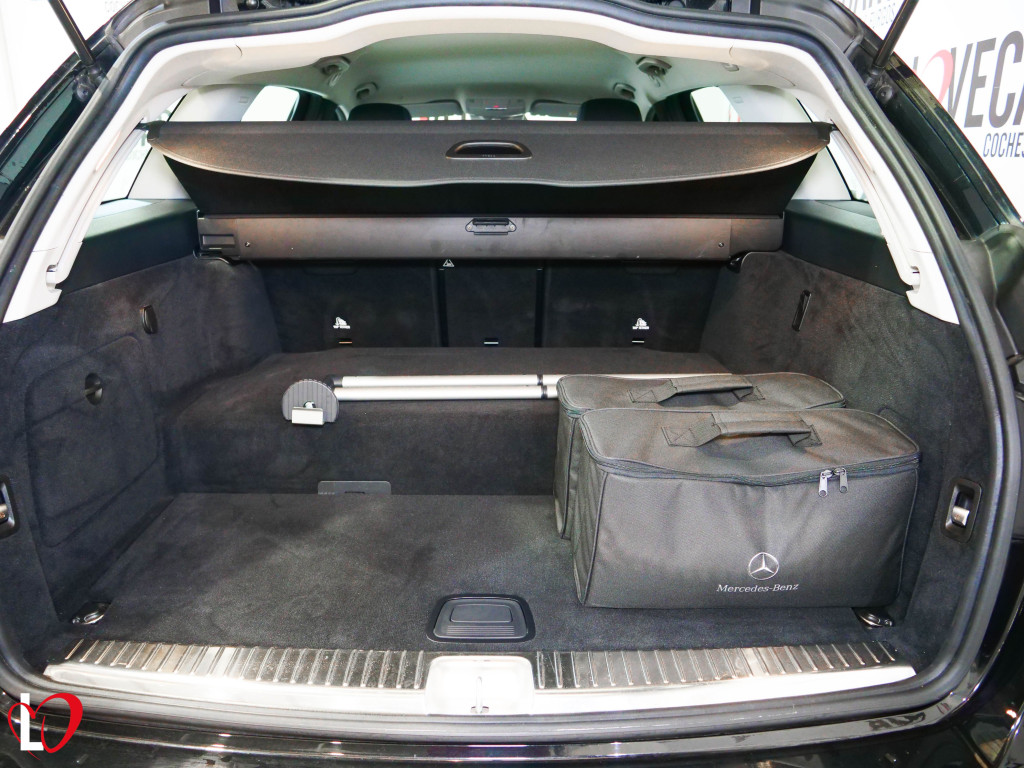 MERCEDES CLASE C ESTATE 300 de T 9G-TRONIC 306 de segunda mano