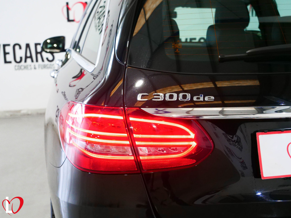 MERCEDES CLASE C ESTATE 300 de T 9G-TRONIC 306 de segunda mano