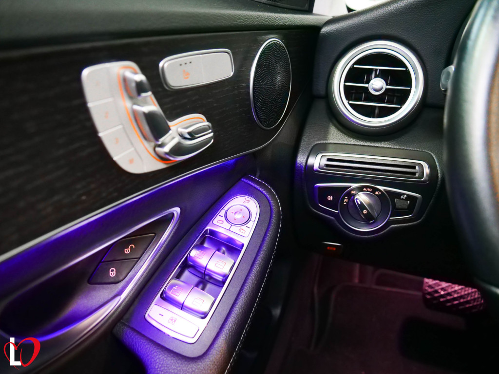 MERCEDES CLASE C ESTATE 300 de T 9G-TRONIC 306 de segunda mano