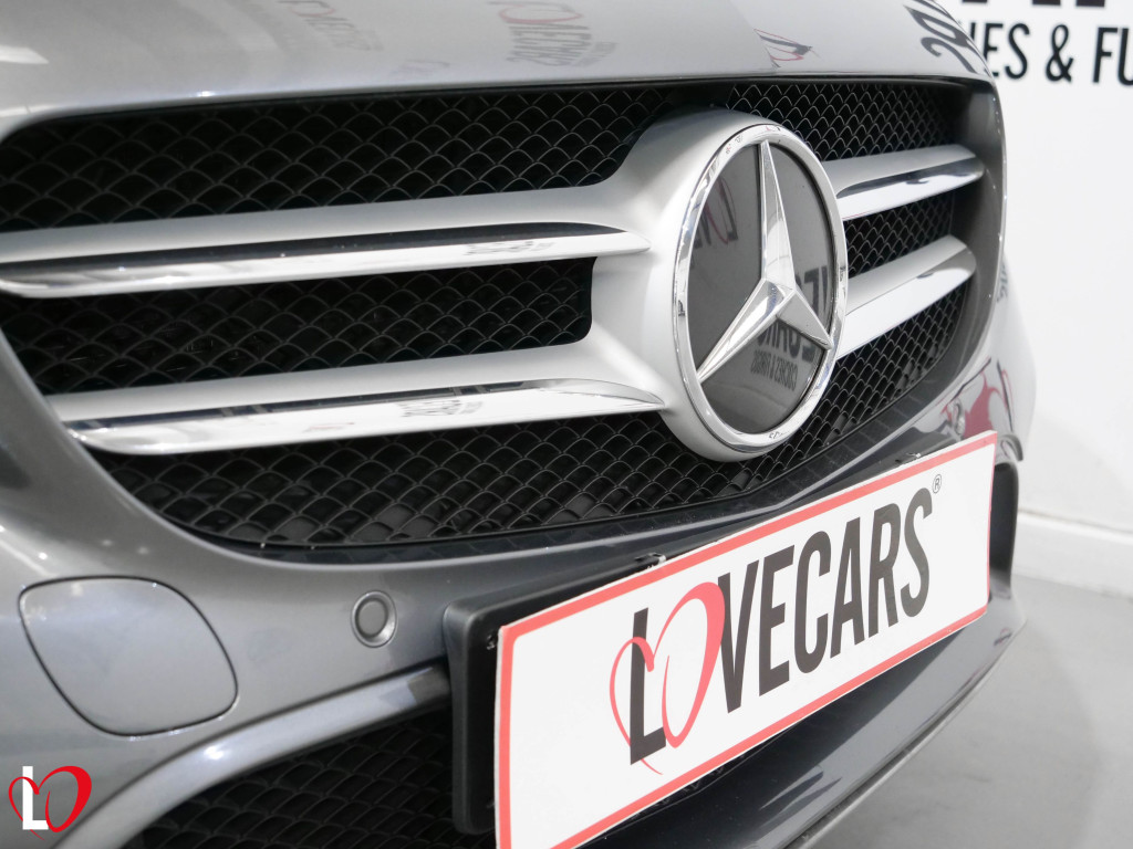 MERCEDES CLASE C FAMILIAR 200 D AVANTGARDE TECHO 160 de segunda mano