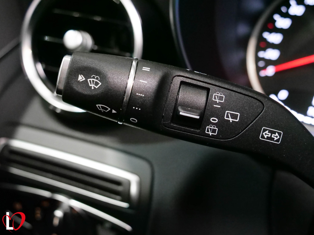 MERCEDES CLASE C FAMILIAR 200 D AVANTGARDE TECHO 160 de segunda mano