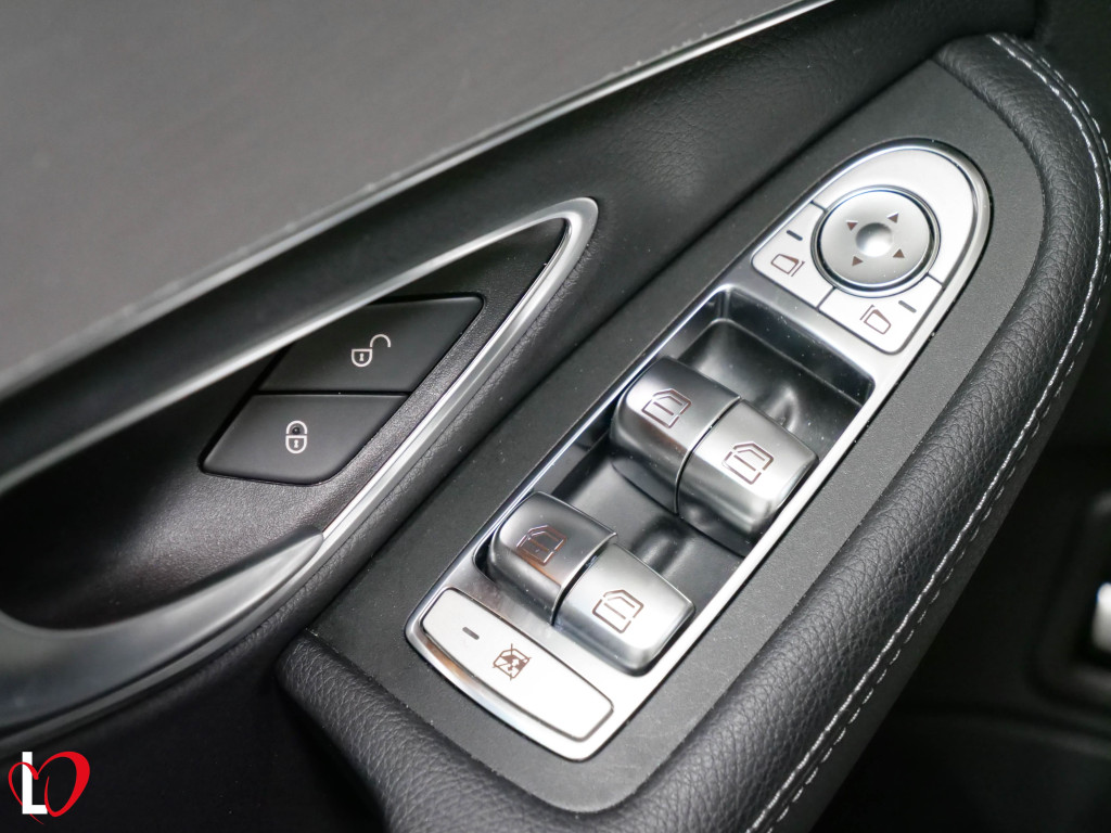 MERCEDES CLASE C FAMILIAR 200 D AVANTGARDE TECHO 160 de segunda mano