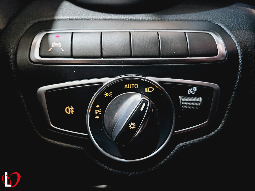 MERCEDES CLASE C FAMILIAR 200 DCI AMG LINE 160 de segunda mano