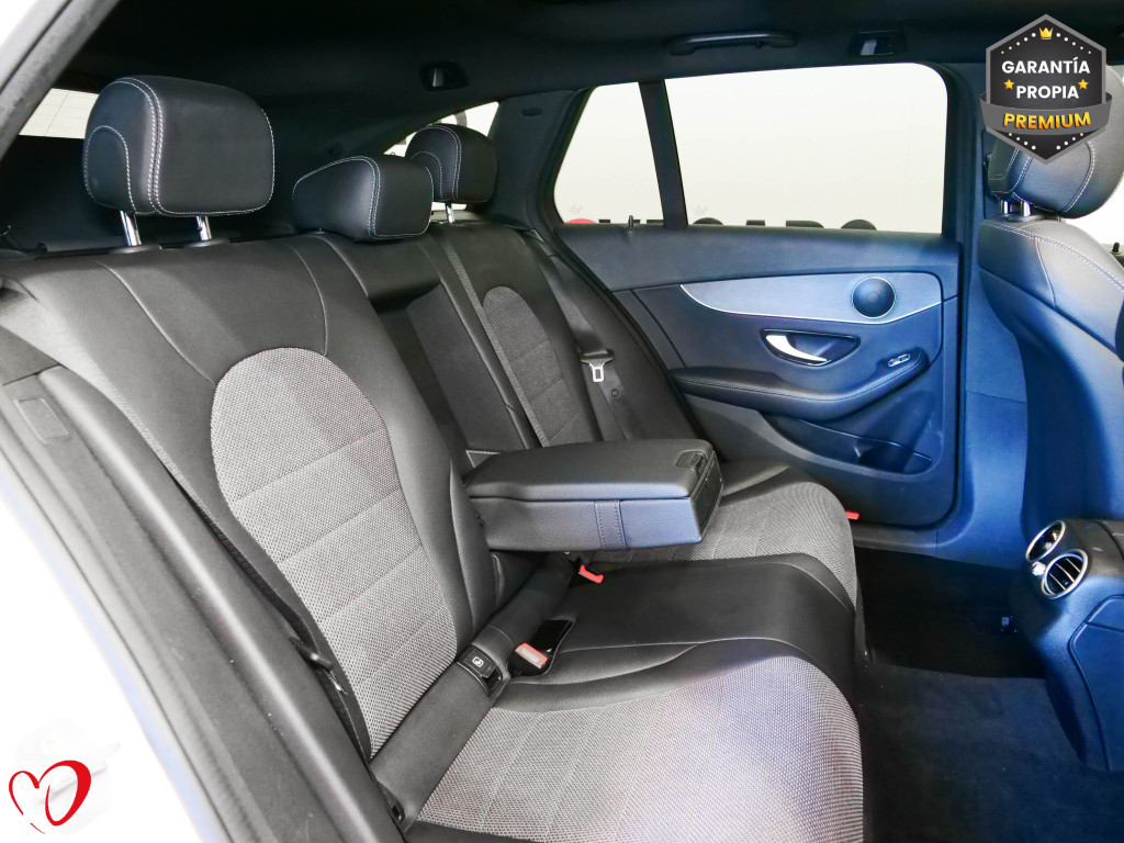 MERCEDES CLASE C FAMILIAR 220D AVANTGARDE TECHO 195 de segunda mano