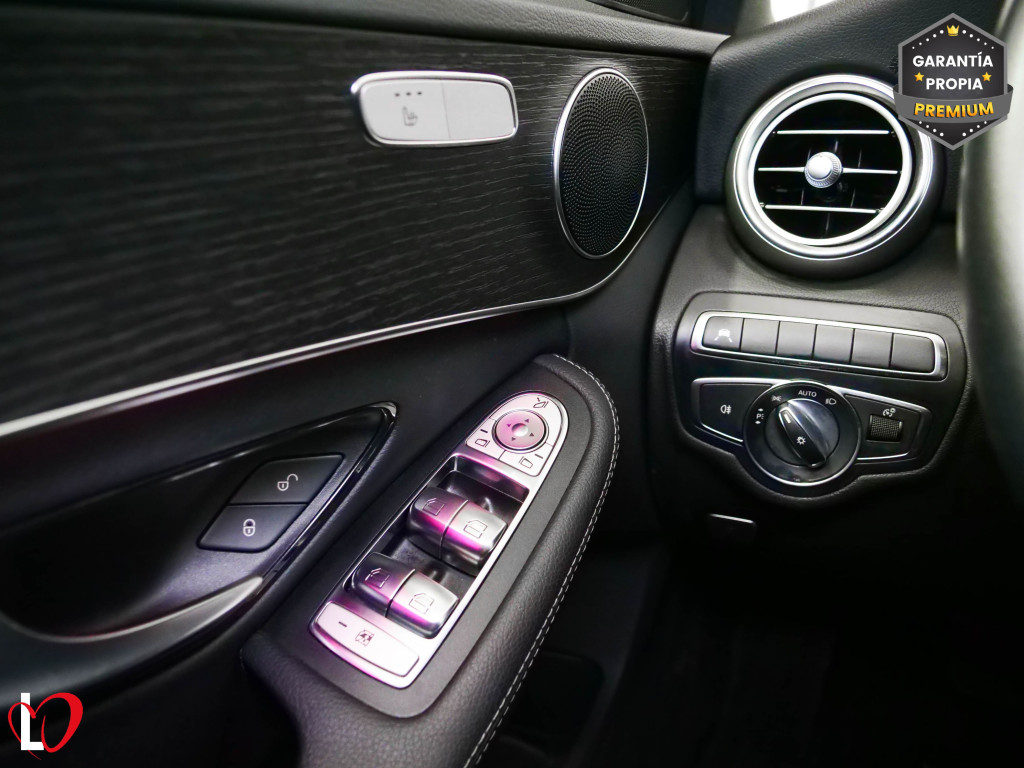 MERCEDES CLASE C FAMILIAR 220D AVANTGARDE TECHO 195 de segunda mano