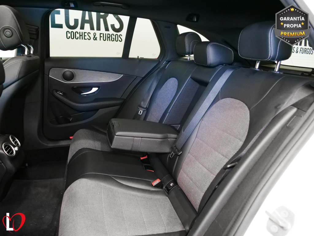 MERCEDES CLASE C FAMILIAR 220D AVANTGARDE TECHO 195 de segunda mano