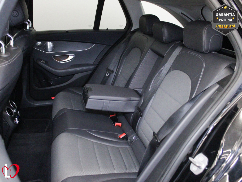 MERCEDES CLASE C FAMILIAR 300 de AMG T 9G-TRONIC 306 de segunda mano