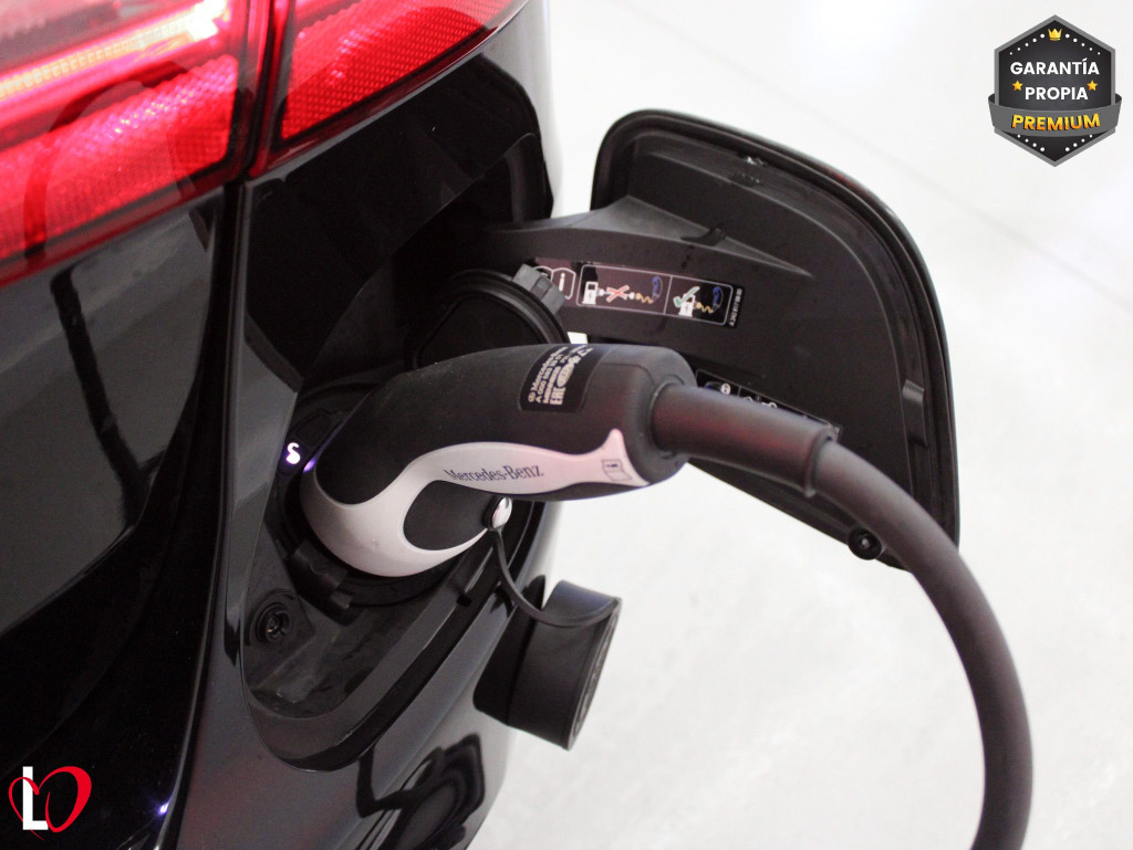 MERCEDES CLASE C FAMILIAR 300 de AMG T 9G-TRONIC 306 de segunda mano