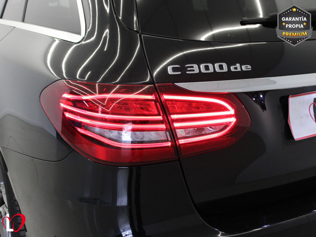 MERCEDES CLASE C FAMILIAR 300 de AMG T 9G-TRONIC 306 de segunda mano