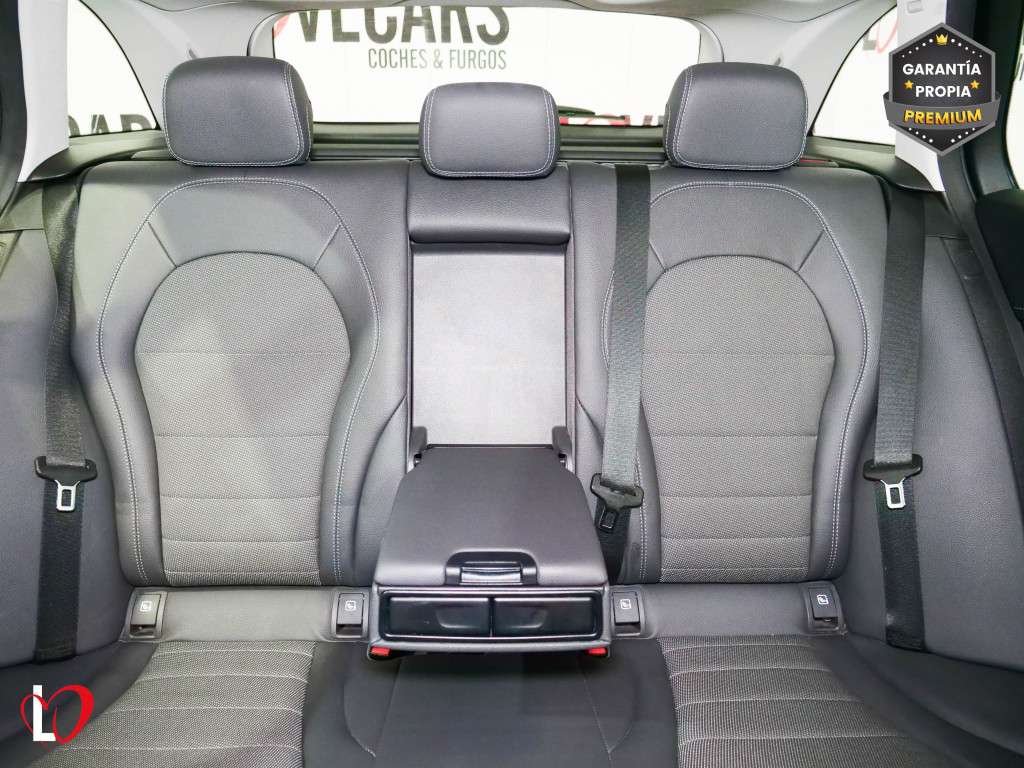 MERCEDES CLASE C FAMILIAR 300 de T 9G-TRONIC ESTATE 306 de segunda mano