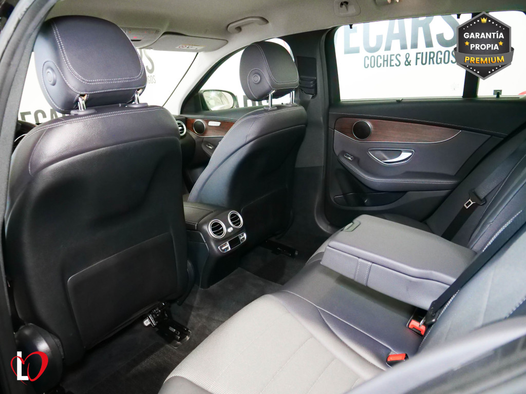 MERCEDES CLASE C FAMILIAR 300 de T 9G-TRONIC ESTATE 306 de segunda mano