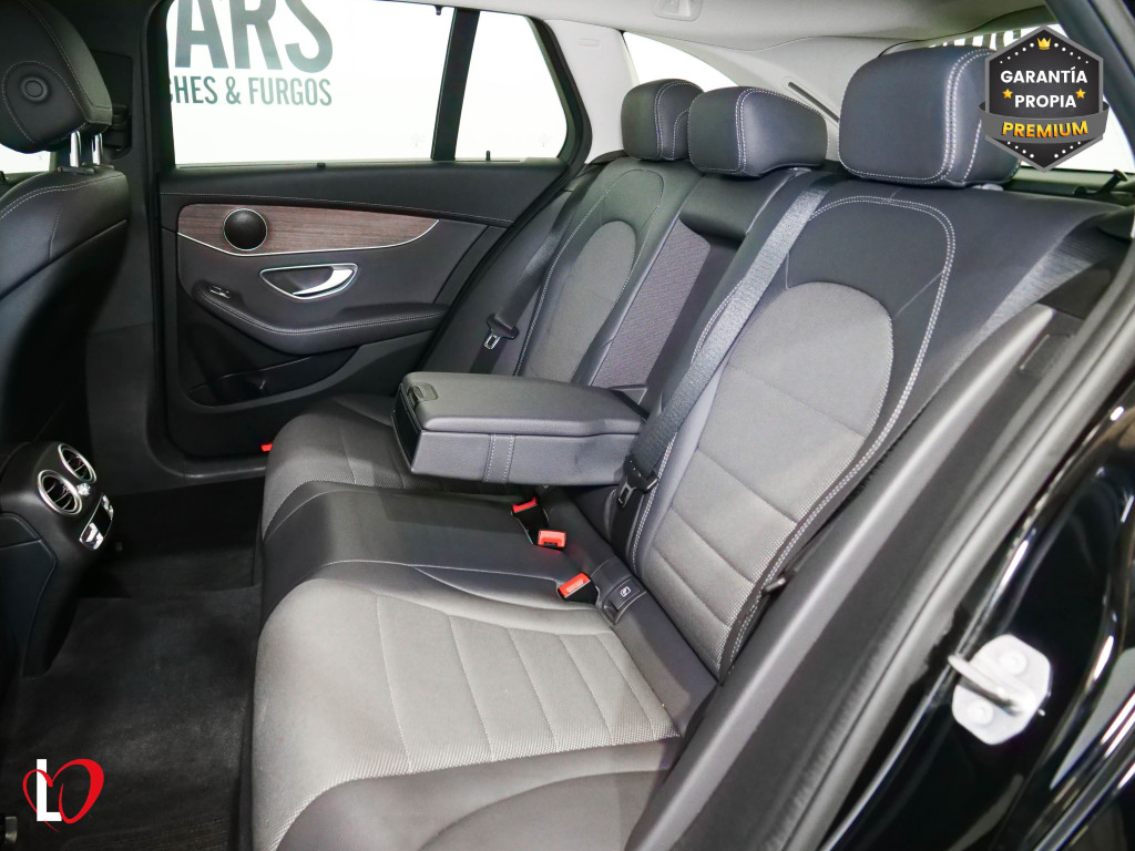 MERCEDES CLASE C FAMILIAR 300 de T 9G-TRONIC ESTATE 306 de segunda mano