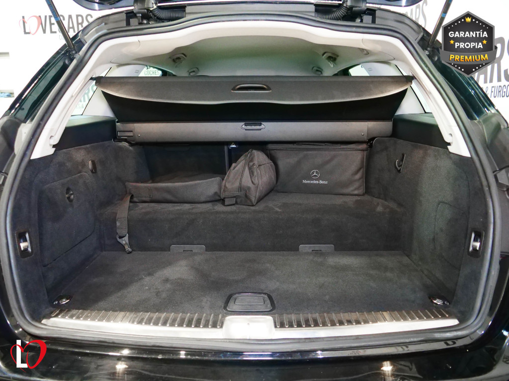MERCEDES CLASE C FAMILIAR 300 de T 9G-TRONIC ESTATE 306 de segunda mano