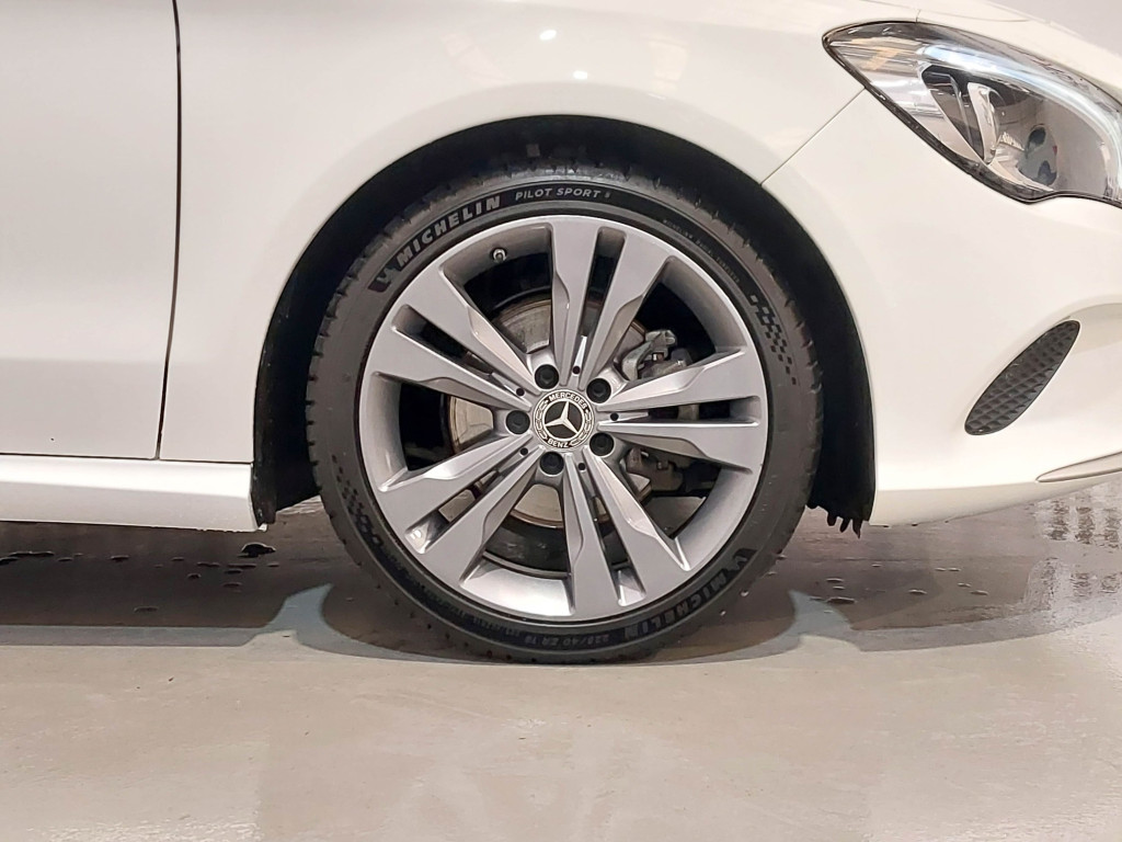 MERCEDES CLASE CLA CLA 200 CDI 136 de segunda mano