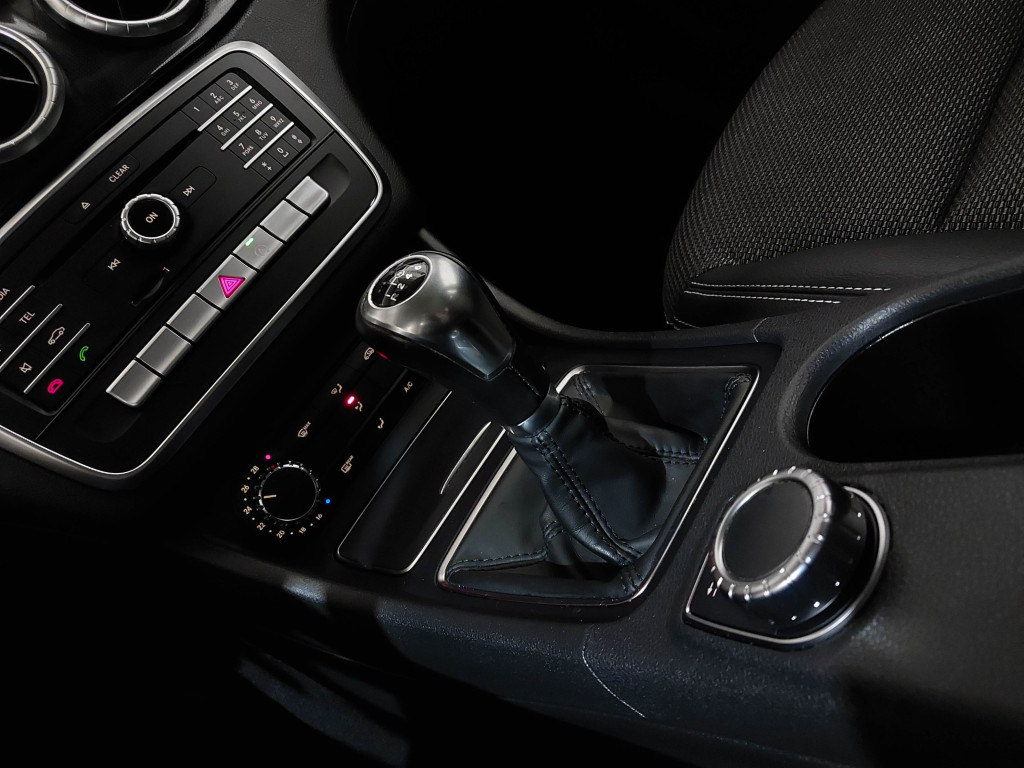 MERCEDES CLASE CLA CLA 200 CDI 136 de segunda mano
