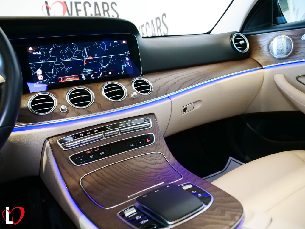MERCEDES CLASE E ESTATE 300 De 9G-TRONIC AVANTGARDE TECHO 306 de segunda mano