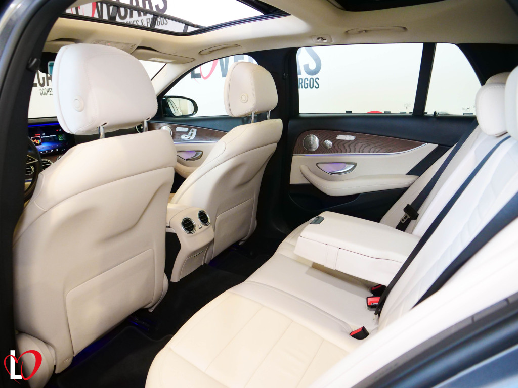 MERCEDES CLASE E ESTATE 300 De 9G-TRONIC AVANTGARDE TECHO 306 de segunda mano