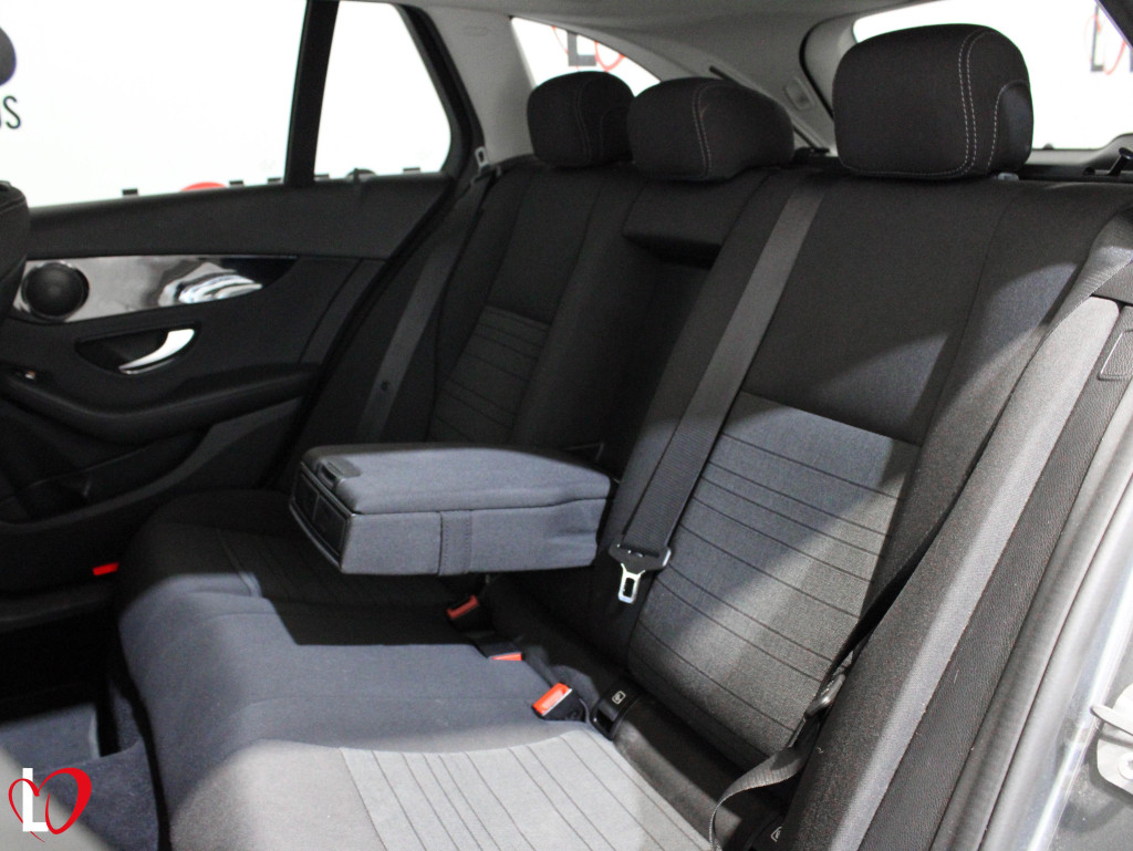 MERCEDES CLASE FAMILIAR 200 CDI 9G-TRONIC 160 de segunda mano