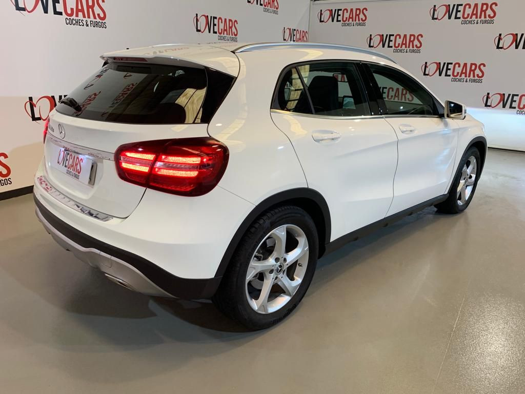 MERCEDES CLASE GLA 200 D  ADVANTAGE  136CV de segunda mano