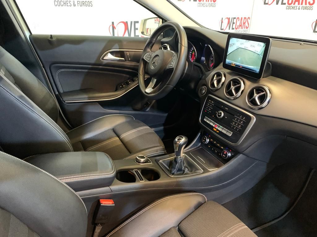 MERCEDES CLASE GLA 200 D  ADVANTAGE  136CV de segunda mano