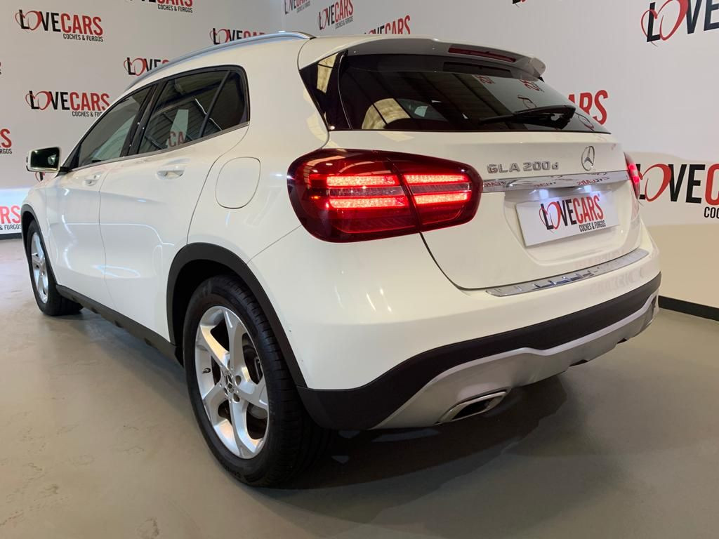 MERCEDES CLASE GLA 200 D  ADVANTAGE  136CV de segunda mano