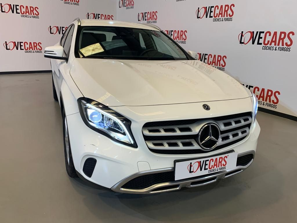 MERCEDES CLASE GLA 200 D  ADVANTAGE  136CV de segunda mano