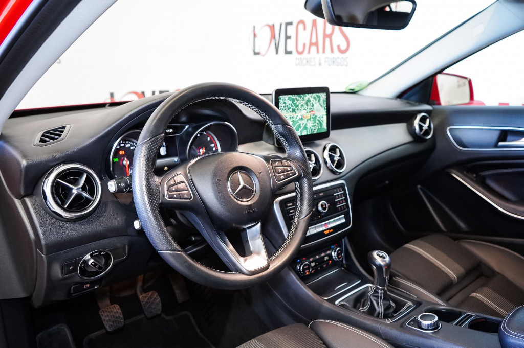 MERCEDES GLA 200 CDI URBAN 136 de segunda mano