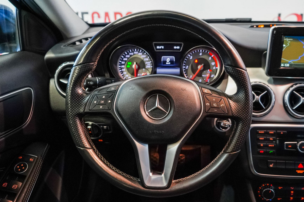 MERCEDES GLA 200 CDI URBAN 136 de segunda mano