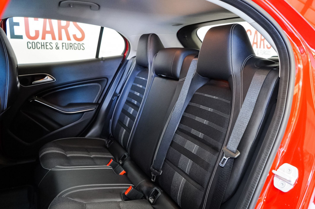 MERCEDES GLA 200 CDI URBAN 136 de segunda mano