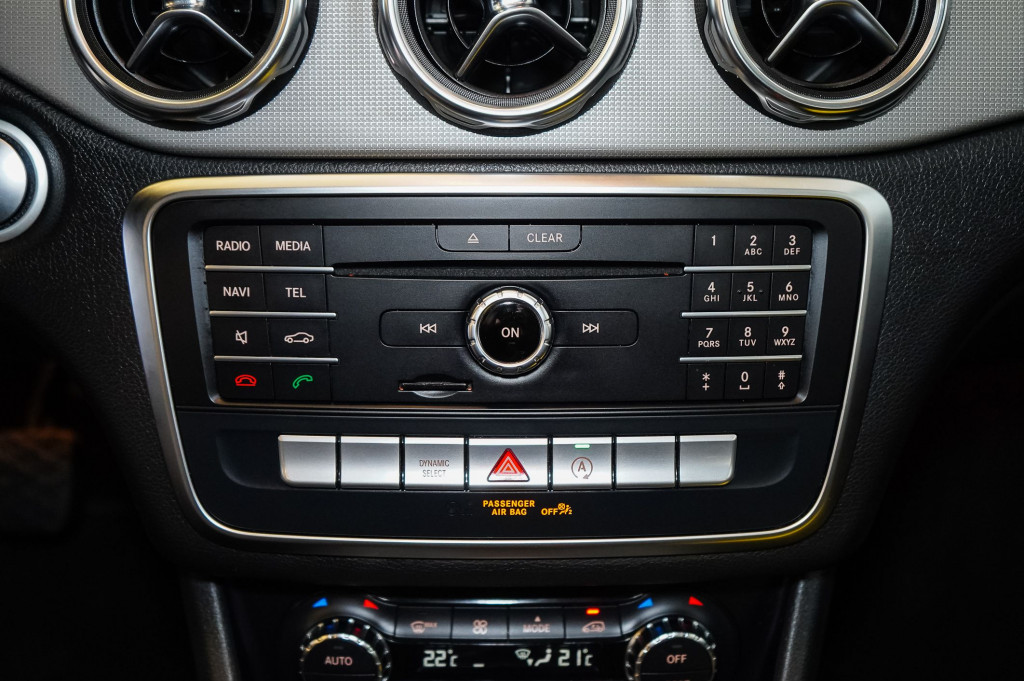 MERCEDES GLA 200 CDI URBAN 136 de segunda mano