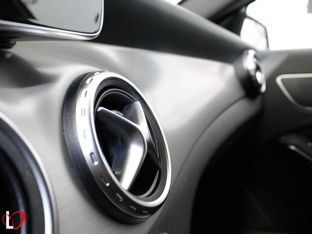 MERCEDES GLA 200 D AMG 136 de segunda mano