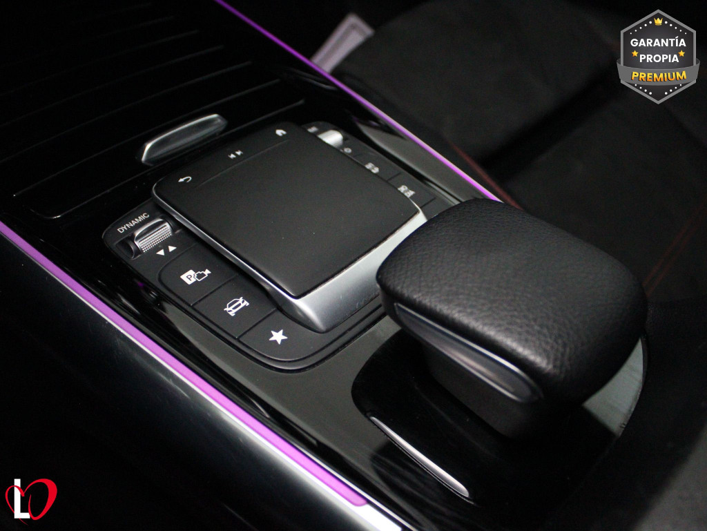 MERCEDES GLA 200 D AMG LINE + PAQ PREMIUM 150 de segunda mano