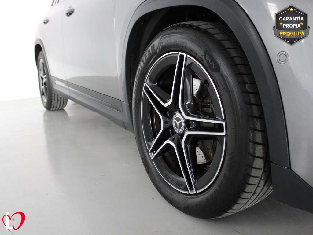 MERCEDES GLA 200 D AMG LINE + PAQ PREMIUM 150 de segunda mano