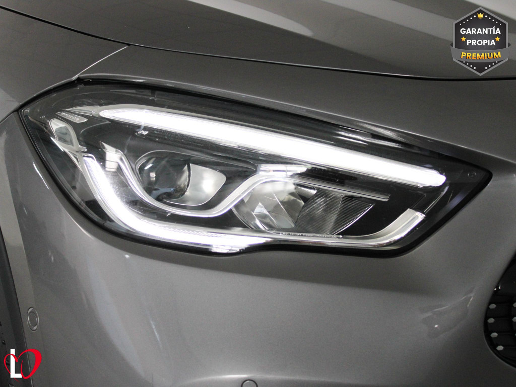 MERCEDES GLA 200 D AMG LINE + PAQ PREMIUM 150 de segunda mano
