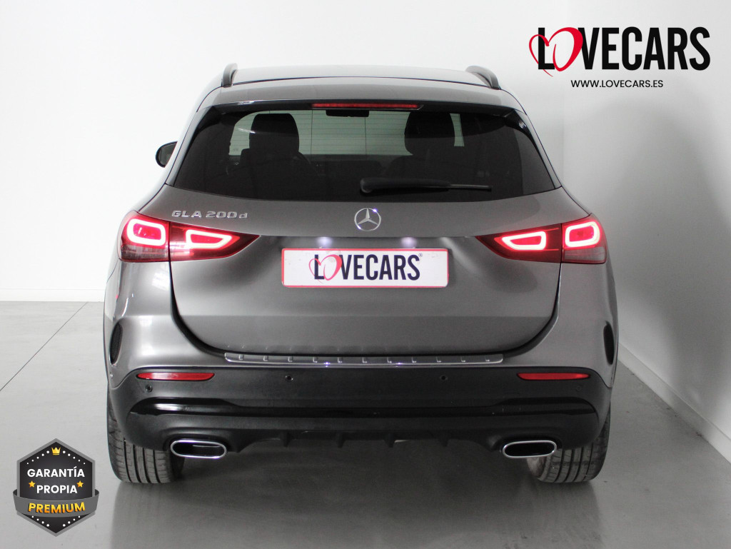MERCEDES GLA 200 D AMG LINE + PAQ PREMIUM 150 de segunda mano