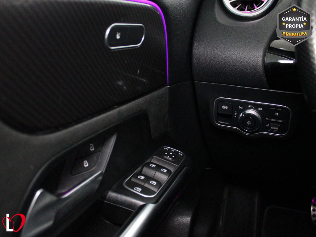 MERCEDES GLA 200 D AMG LINE + PAQ PREMIUM 150 de segunda mano