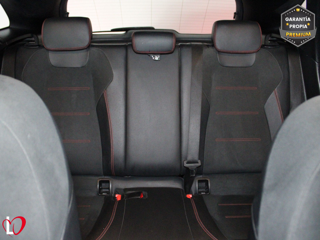 MERCEDES GLA 200 D AMG LINE + PAQ PREMIUM 150 de segunda mano