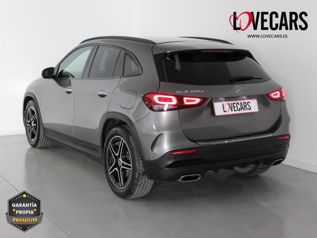 MERCEDES GLA 200 D AMG LINE + PAQ PREMIUM 150 de segunda mano