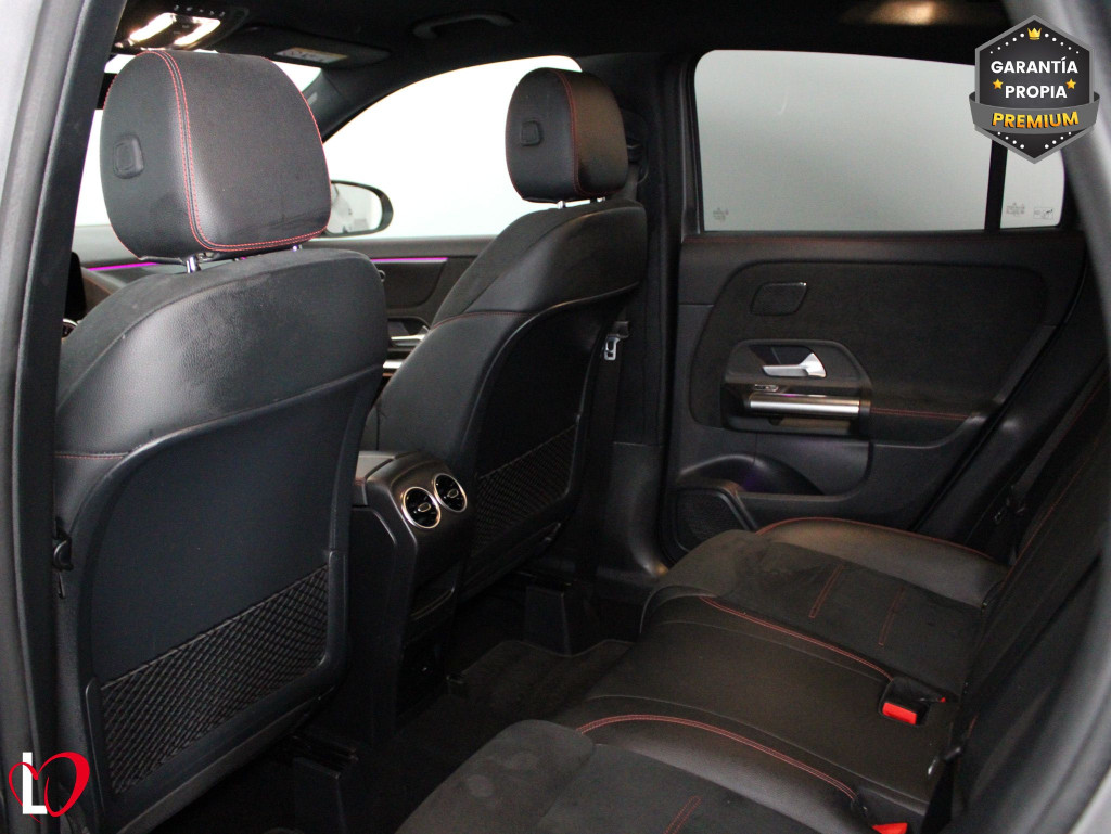 MERCEDES GLA 200 D AMG LINE + PAQ PREMIUM 150 de segunda mano